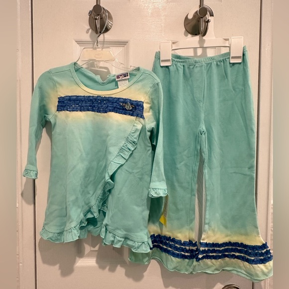 Toddler long sleeve shirt and ruffle pants matching set tie dye size 3T - Picture 11 of 11